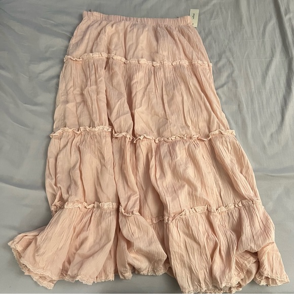 nwt aritzia damasque maxi skirt in coral blush size s - Picture 6 of 7